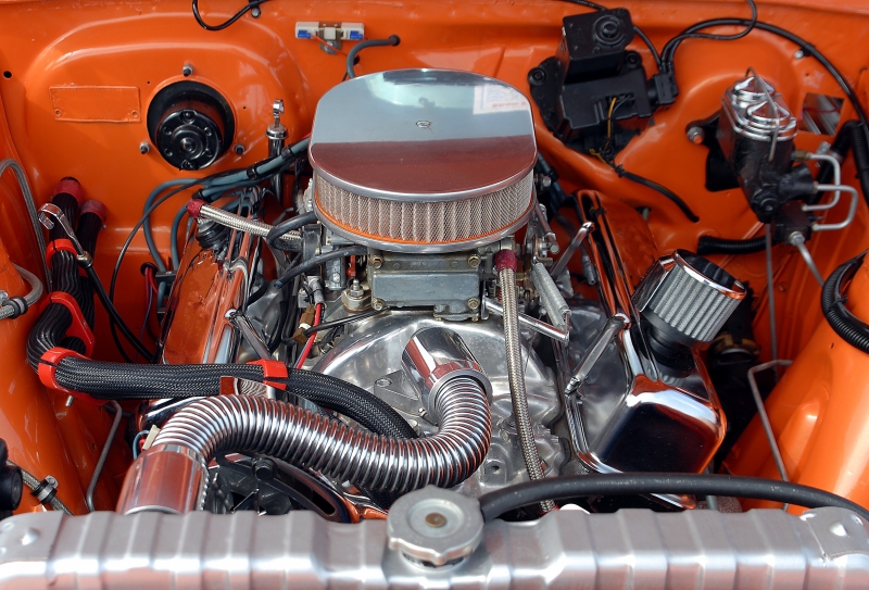 garagiste-PEILLE-min_car-engine-1738309